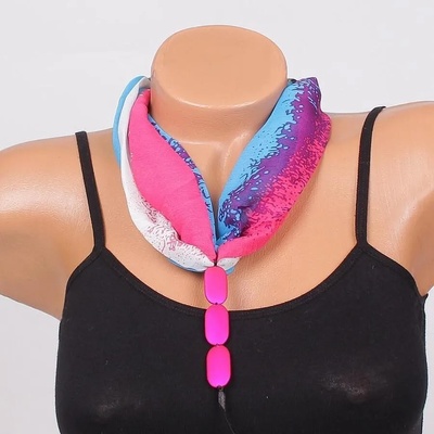 Ефектно колие-фишу в синьо, цикламено и бяло