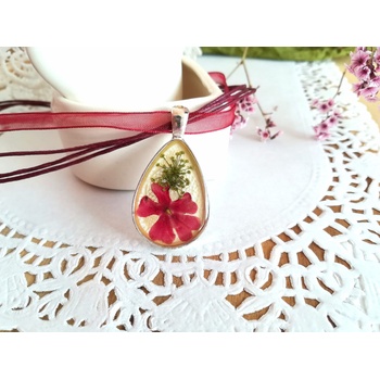 Meganflo Червена върбинка в медальон