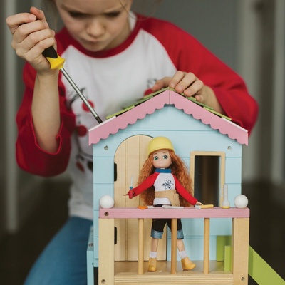 Lottie mladá vynálezkyně