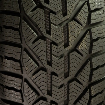 Sebring Snow 215/55 R17 98V