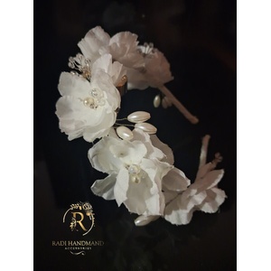 Radi handmade Елегантна диадема с бели цветя и перли (1021)