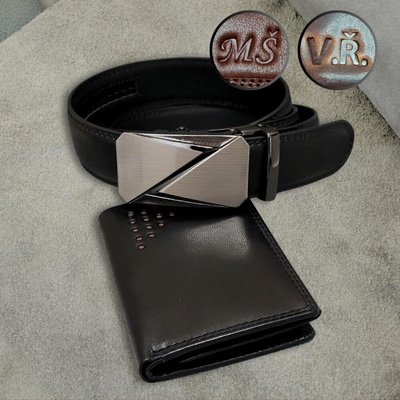 Personalizovaný pánský kožený set peněženka a opasek s vlastním monogramem