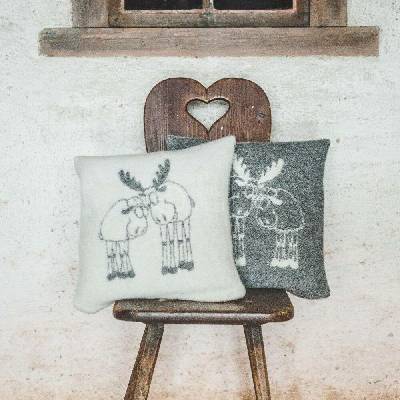 Wooline Vlněný polštář světle šedý s motivem tulících se losů 40x40