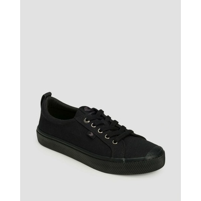 Cariuma OCA Low All Black Canvas Sneaker