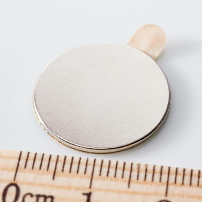 Magsy Neodymový magnet se samolepkou 3M, pr.20x1 mm, tloušťka samolepky 0,06 mm – Sleviste.cz