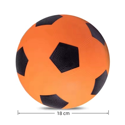 Гумена футболна топка, цветна 18 см. М21-108
