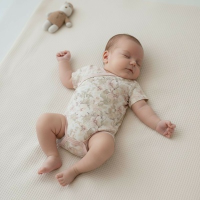 Baby Service Zavinovacie dojčenské body krátky rukáv bavlna Kytky