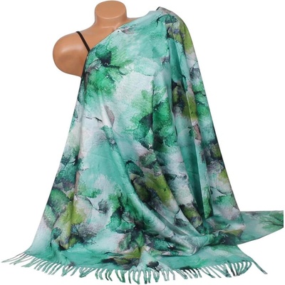 Дамски кашмирен шал в зелено с флорални мотиви