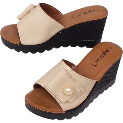 Чехли в бежов цвят на платформа с перла