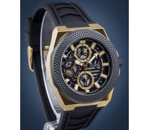 Guess GW0577G2