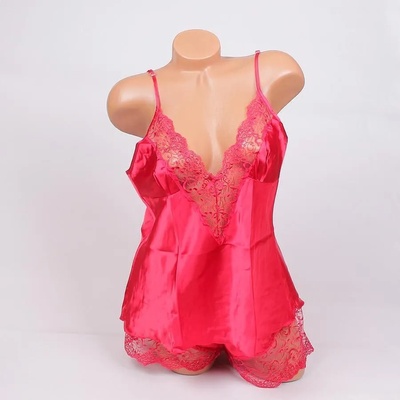 Сатенена макси пижама в червено с ефектна дантела