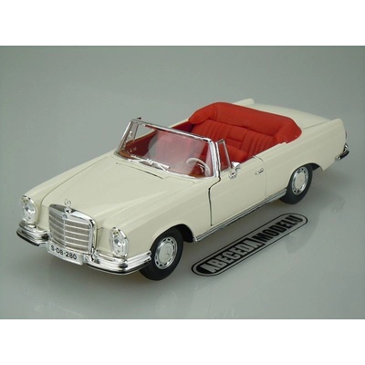 Maisto Mercedes Benz 1:18