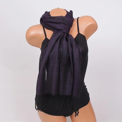 Дамски шал в тъмнолилаво с ресни