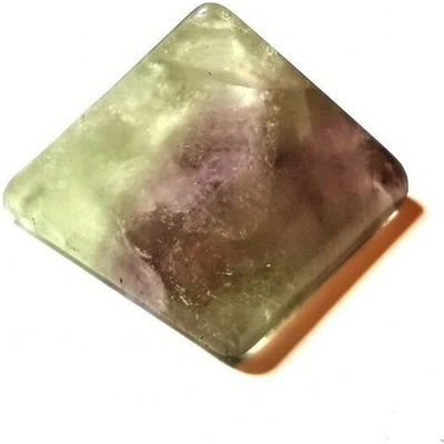 Prosperk Pyramida kámen Fluorit S0003