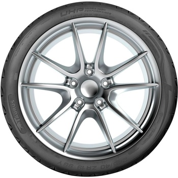 Taurus Ultra High Performance 225/40 R18 92Y