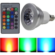 RGB LED žárovka E14 3W color