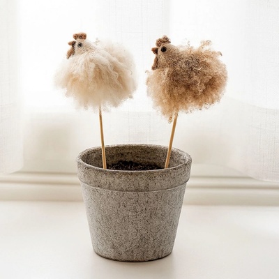 Wikholm Form Zápich slepička Mess Hnědá