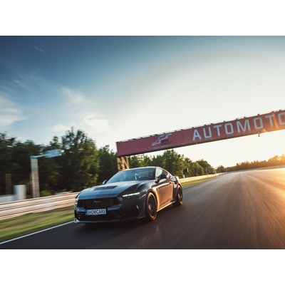 Jízda ve Ford Mustang Dark Horse na Masarykově okruhu