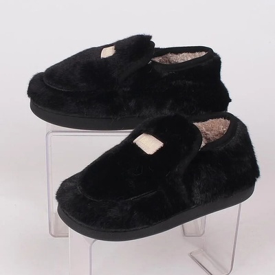 Домашни пухкави пантофи в черно