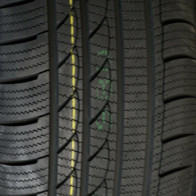 Tracmax Ice-Plus S210 225/40 R19 93V