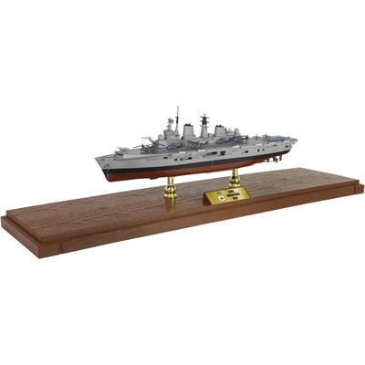 Forces of Valor Invincible-class Aircraft Carrier Royal Navy R05 HMS Invincible 1:700
