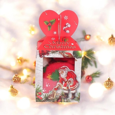 Бебешки коледни пухкави чорапи в червено