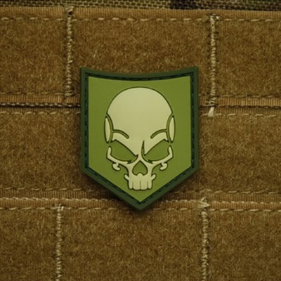 JACKETS TO GO Nášivka SOF SKULL plast ZELENÁ