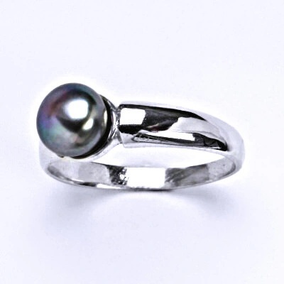 Čištín Stříbrný s přírodní perlou černou do zelena T 1180