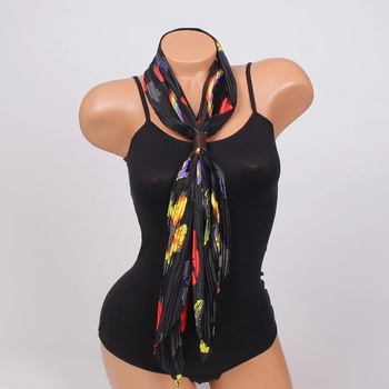 Image 1 of Плисиран шал в черно с цветни елементи