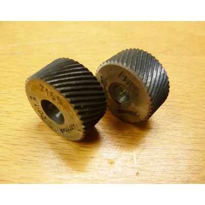 Rádlovací kolečko pr.20mm šikmé 1,2 - pár Rad.kol.20/12-sik.