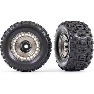 Traxxas колело 3.8", гума Sledgehammer, джанта полуматово черно хромирана с капачка (2)