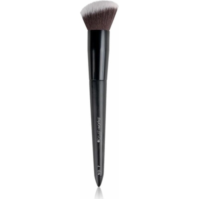 Brushworks Angled Blush Brush skosený štetec na lícenku typ NO. 7 1 ks