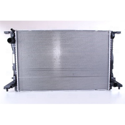 Chladič motora NISSENS 606578