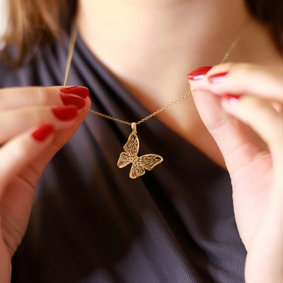 Lillian Vassago Zlatý přívěsek motýl LLV22 GP099ST