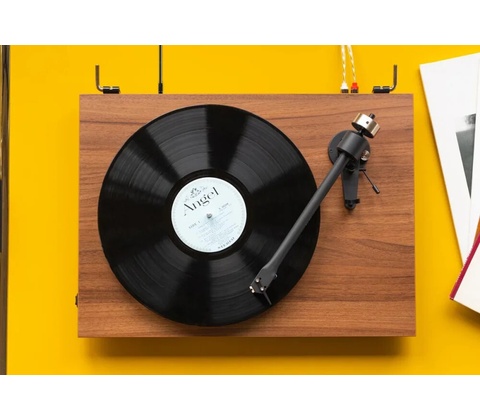 Pro-Ject T2 + Sumiko Rainier
