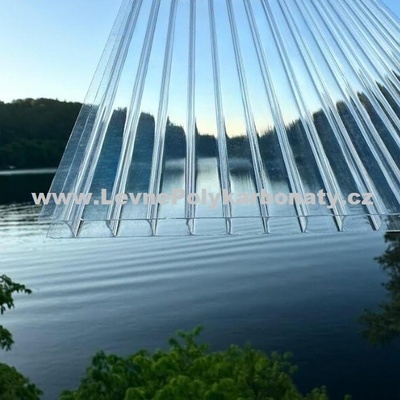 Lexan Komůrkový polykarbonát 6 mm 2UV 2/6 2,1 m x 5 m čirá 1 ks