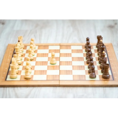 Shakhmaten magazin Дървен сгъваем шахматен комплект Caissa
