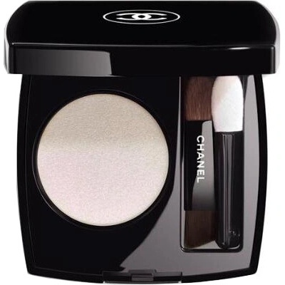 Chanel Ombre Essentielle profesionálne dlhotrvajúce očné tiene 220 Blanc Perle 2,2 g