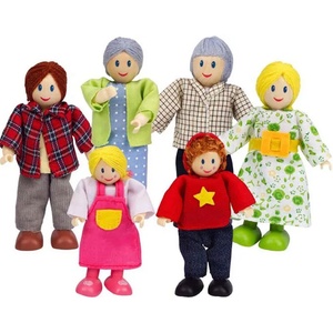 HaPe International Игрален комплект Hape - Дървени фигури, семейство (H3500)