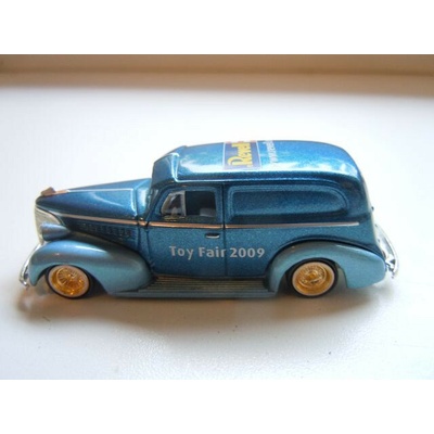 Zberateľský model auta Revell Chevy Sedan Delivery ´39 1:64