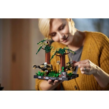 LEGO® Star Wars™ - Endor Speeder Chase Diorama (75353)