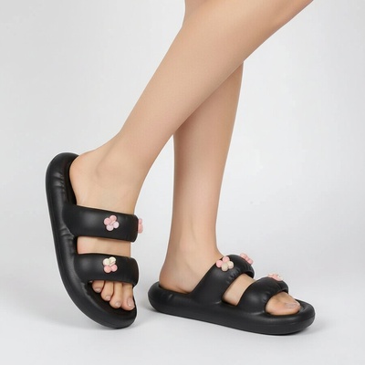 Дамски джапанки в черно с декорация фигурки