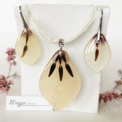 Meganflo Бяла лилия