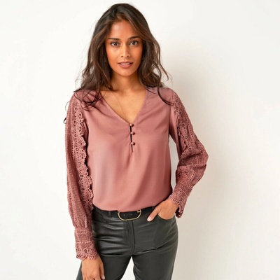 Krepová halenka s macramé rukávy a výstřihem do V růžové dřevo – Zboží Dáma