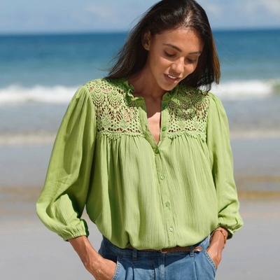 Košilová halenka s macramé mechová