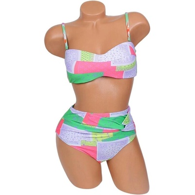 Дамски бански със свеж цветен десен