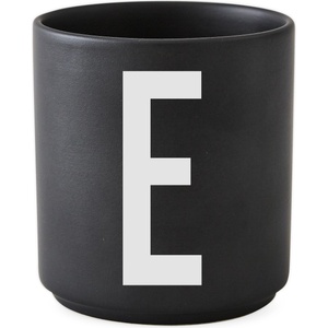 Design Letters Чаша халба aj буква e порцеланова черна (10204000e)
