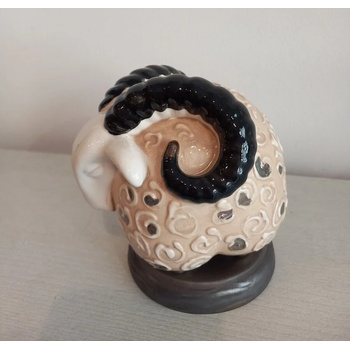 Порцеланова пластика на овен