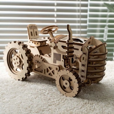 Robotime 3D drevené mechanické puzzle Traktor 135 ks