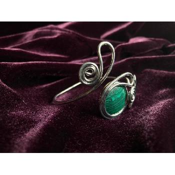 Уникална гривна с малахит